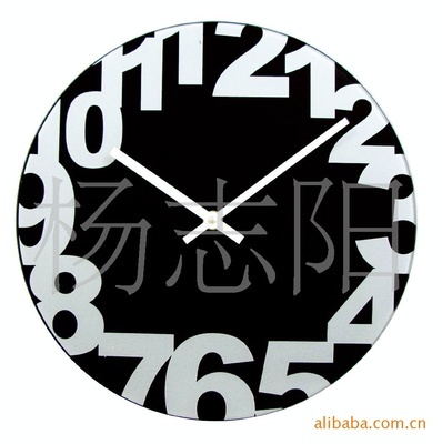 不銹鋼掛鐘的魅力 靜音石英鐘的實(shí)用與美學(xué)